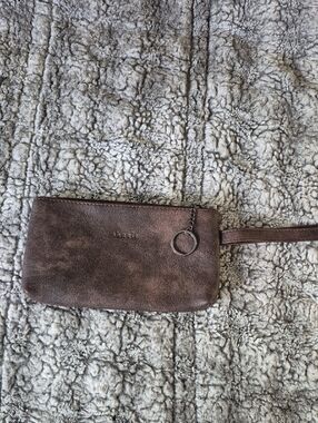 Shrrie 🖤 Brown Leather Wristlet Clutch